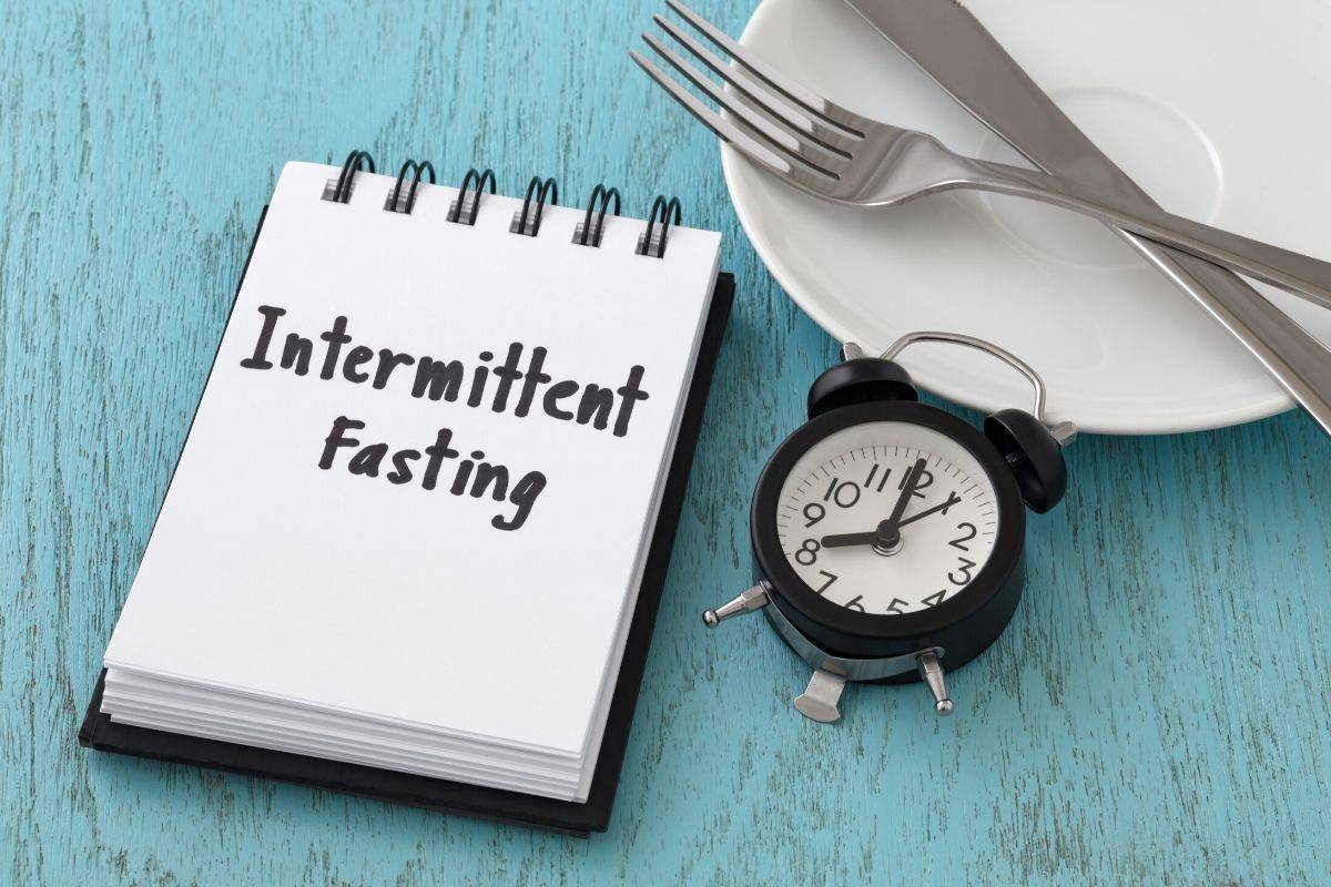 Intermittent Fasting Intervals: Methods, Tips & Calories